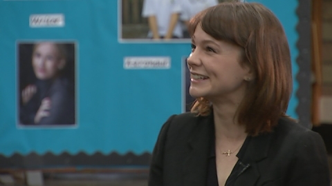 Carey Mulligan gets quizzed by school pupils