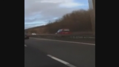 Driver goes 50mph on the wrong side of the motorway
